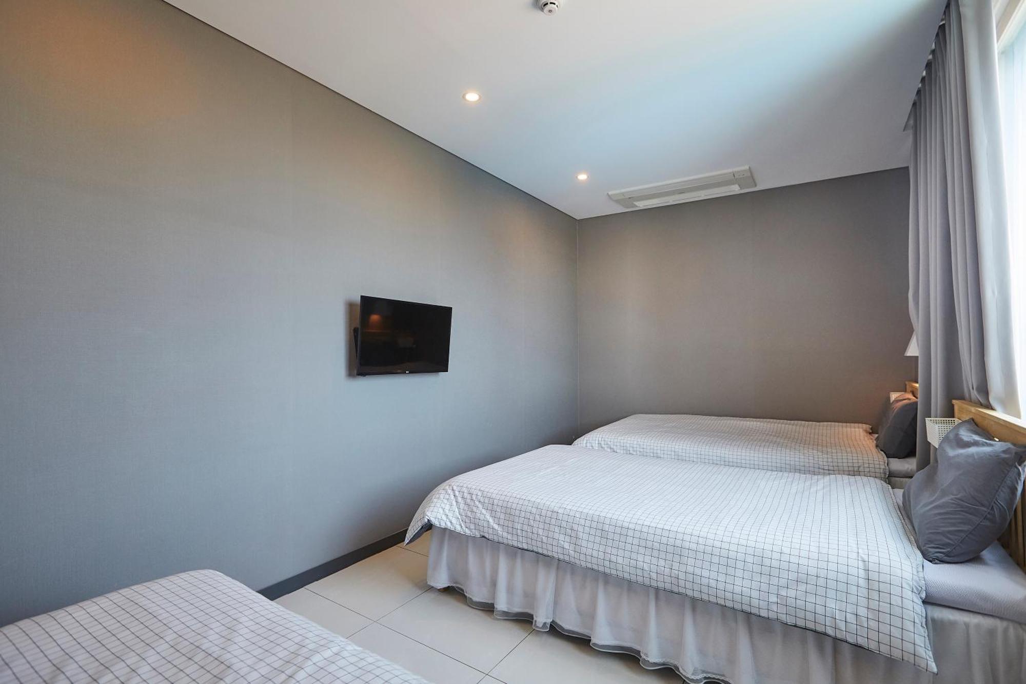 Red-Lighthouse Guest House 束草市 客房 照片