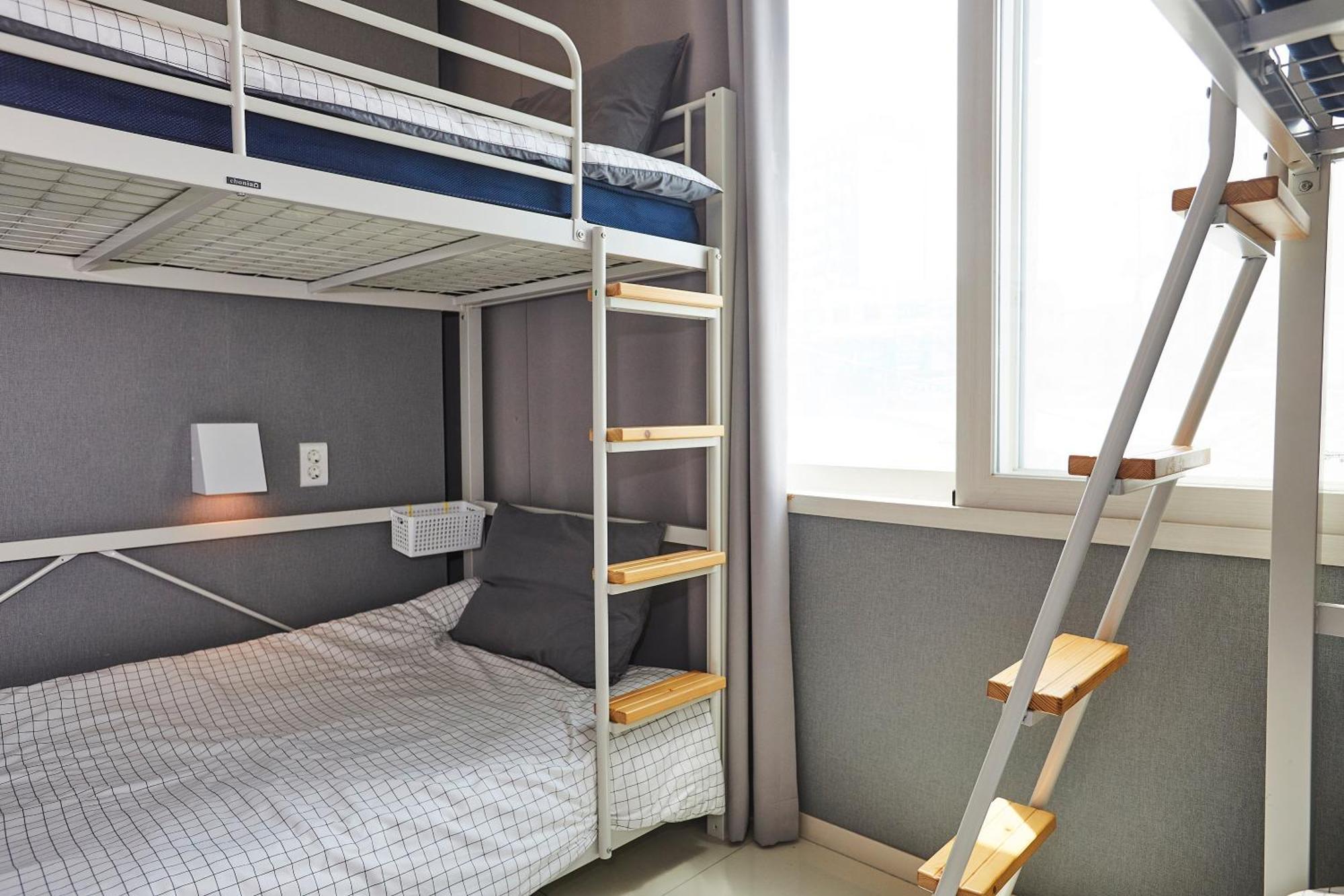 Red-Lighthouse Guest House 束草市 客房 照片